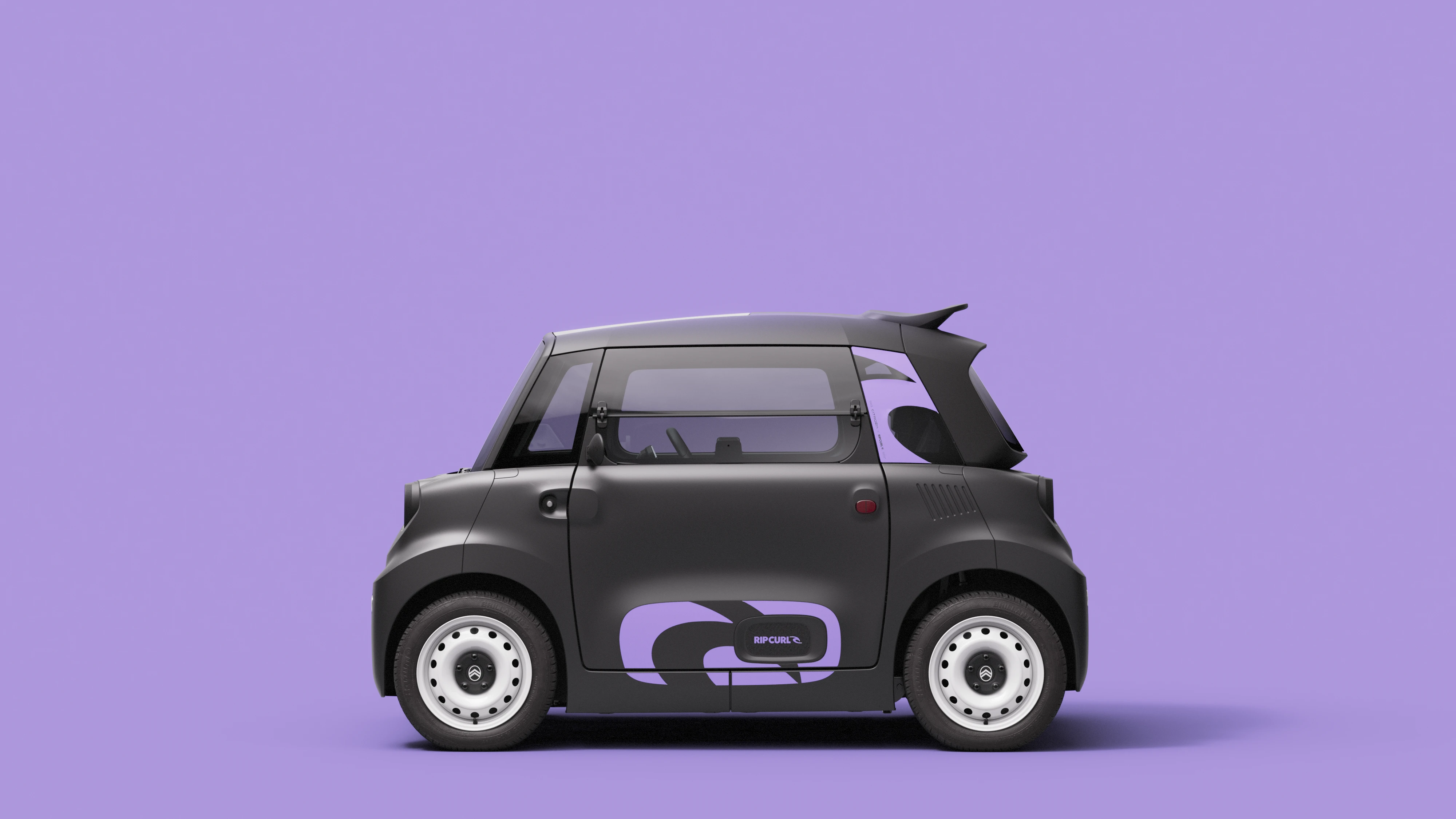 Zijaanzicht van de Citroën Ami x Rip Curl elektrische wagen zonder rijbewijs, compact design van de Citroën Ami voor een stedelijke elektrische wagen