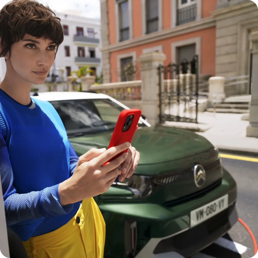 Connected charging view of Citroën ë‑C3 Aircross electric SUV highlighting route‑planning features for practical, efficient and affordable mobility.
