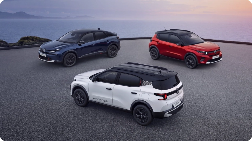 Three‑quarter views C3 Aircross COLLECTION with C4 and C3 COLLECTION models highlighting design, efficiency and premium style