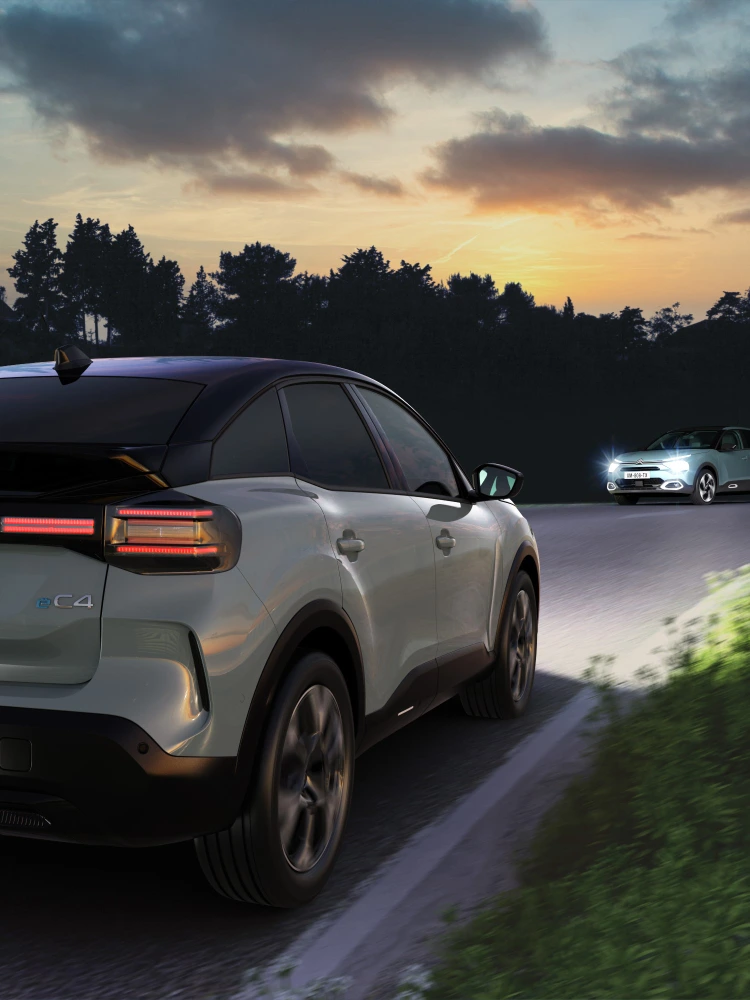 Achteruitkijk C4 met High Beam Assist verbetert zicht, veiligheid en technologie voor een premium serene nachtelijke rijervaring