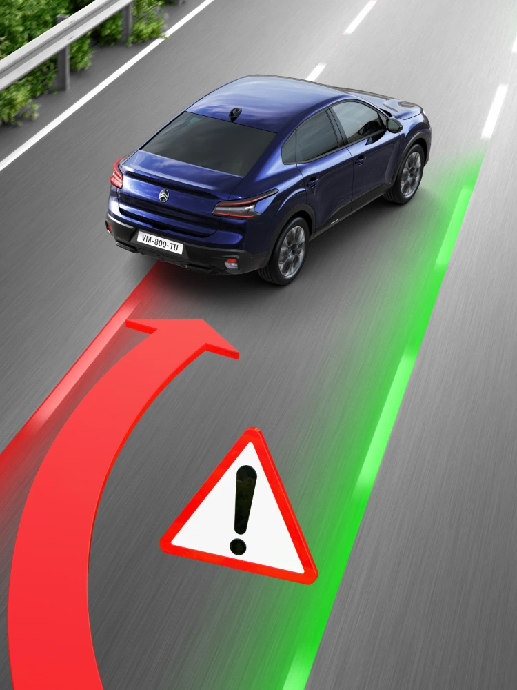 Citroën C4 X affichant une alerte de sortie de voie lorsque le voiture approche des marquages de voie