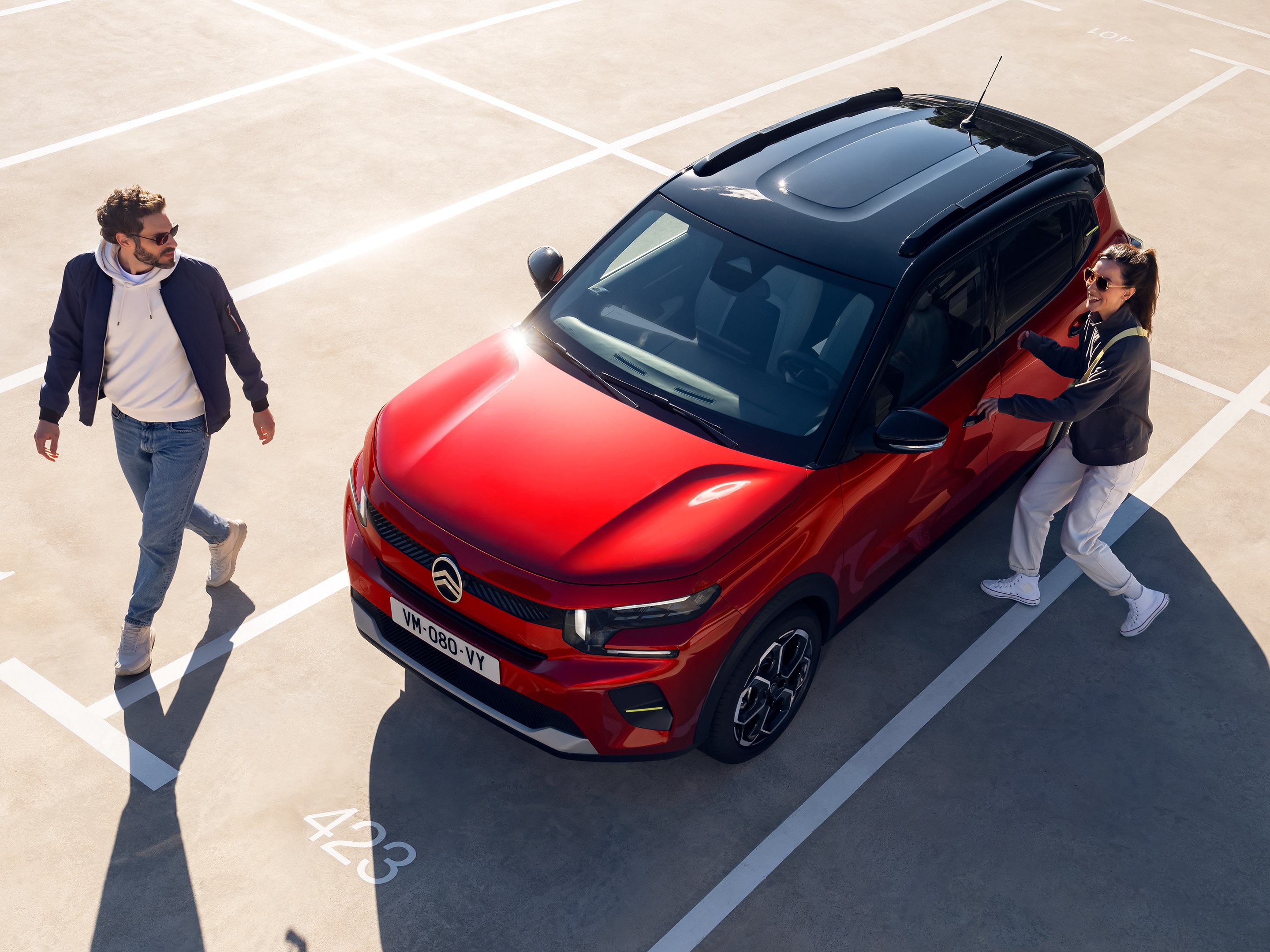 Top-down weergave van de Citroën ë-C3 elektrische SUV benadrukt compacte wendbaarheid voor praktische, betaalbare dagelijkse stedelijke mobiliteit.