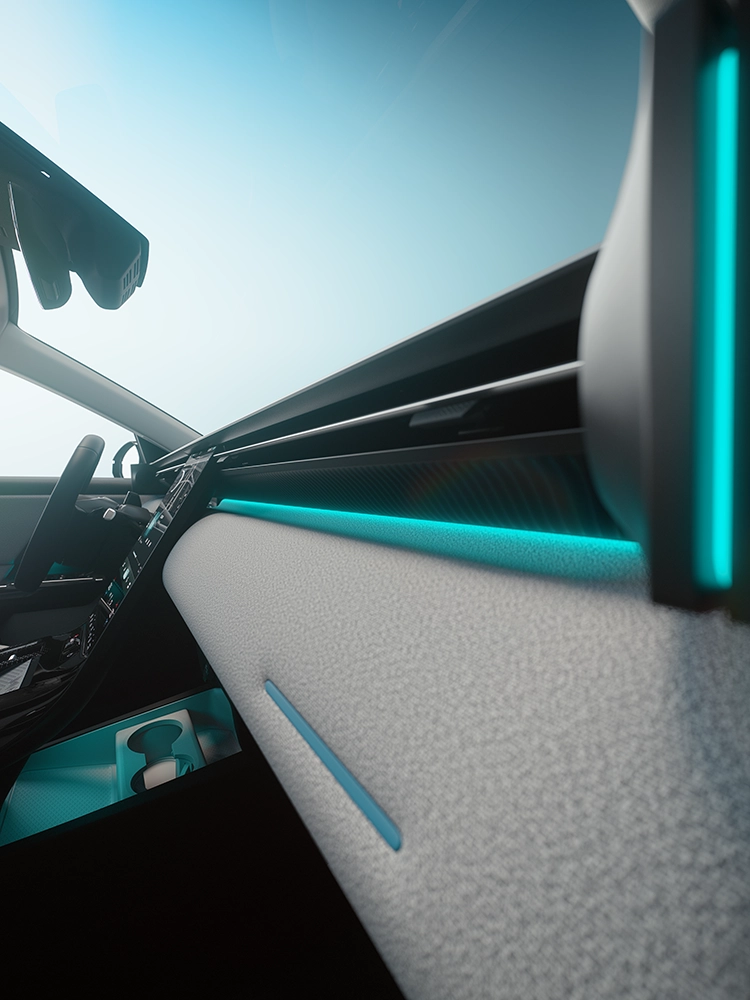 Detail van het sofadesign van het dashboard van de Citroën C5 Aircross Emeraude met sfeerverlichting, specifieke Emeraude-details en de verfijning van een moderne gezins-SUV