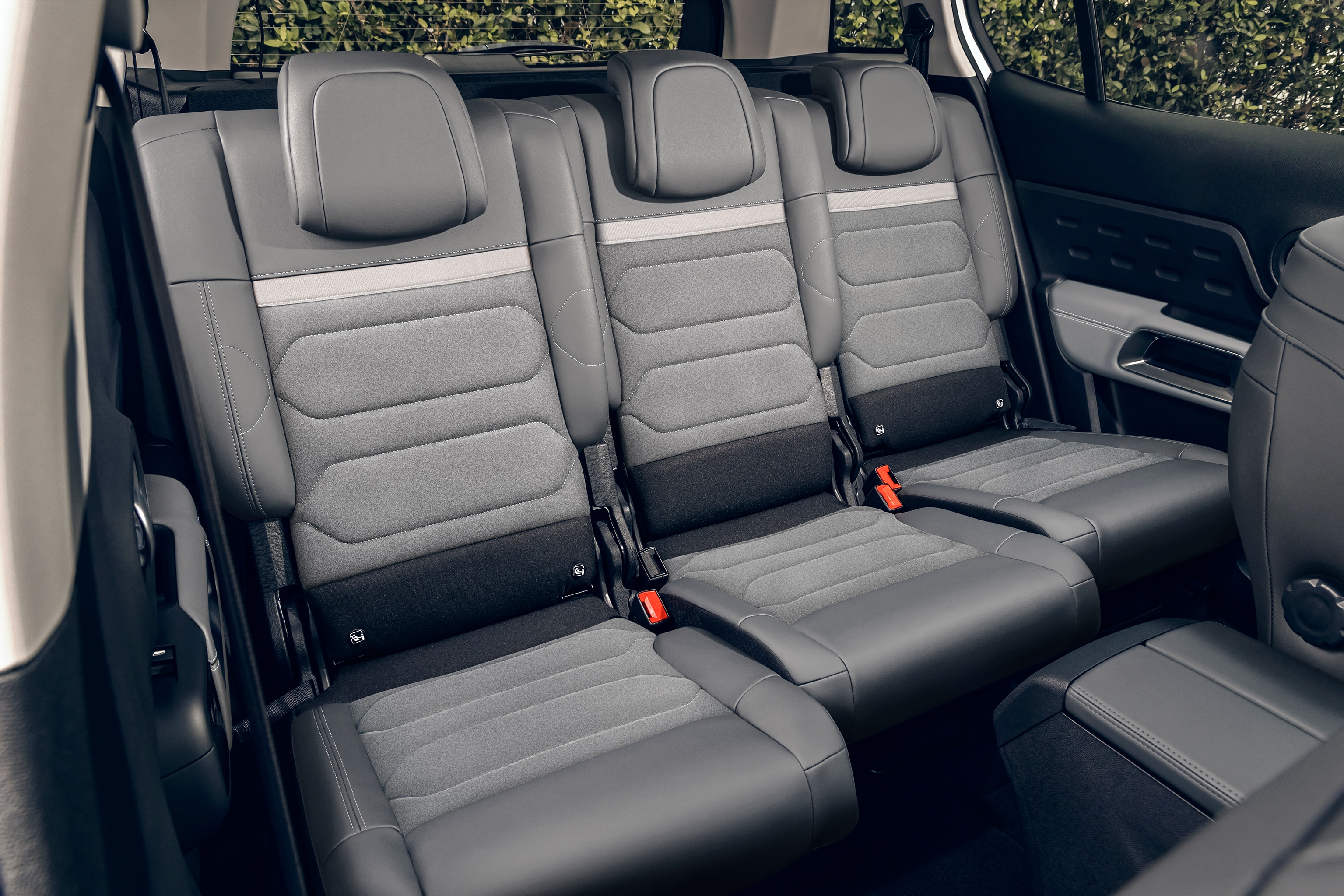 C5 Aircross backseats