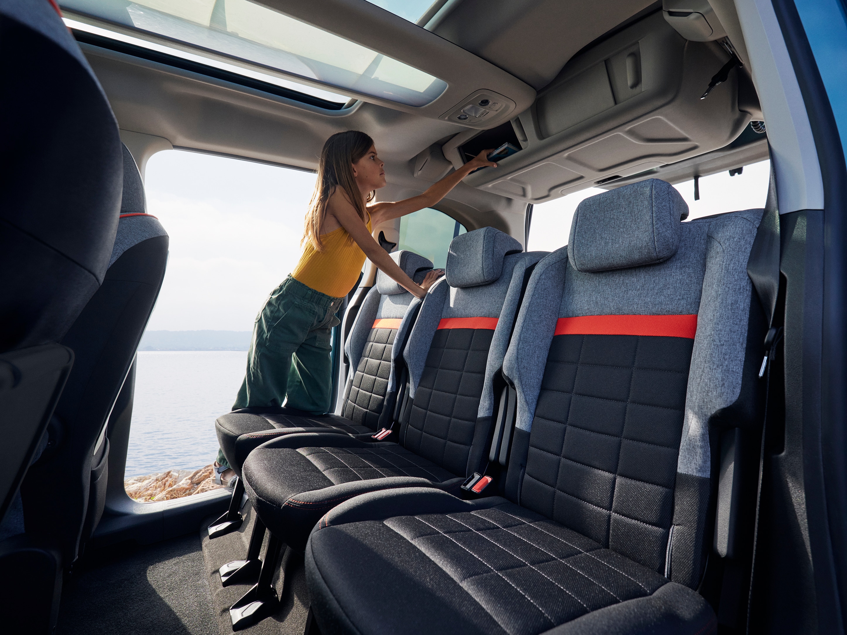 Achteraanzicht Berlingo met de nadruk op bagageruimte, comfort, praktische functionaliteit en verbeterd dagelijks gezinscomfort